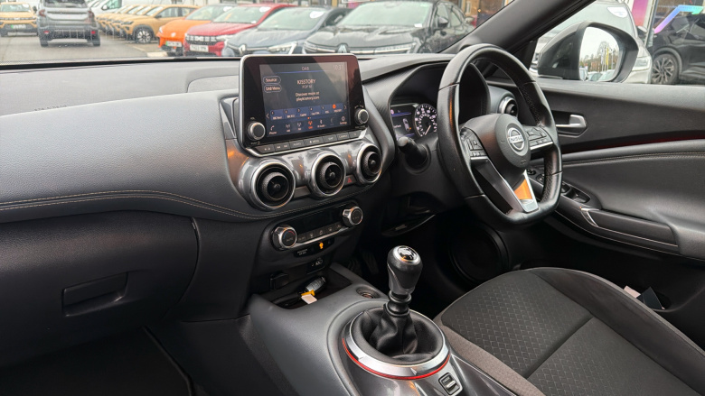 Nissan Juke 1.0 DiG-T N-Connecta 5dr Petrol Hatchback